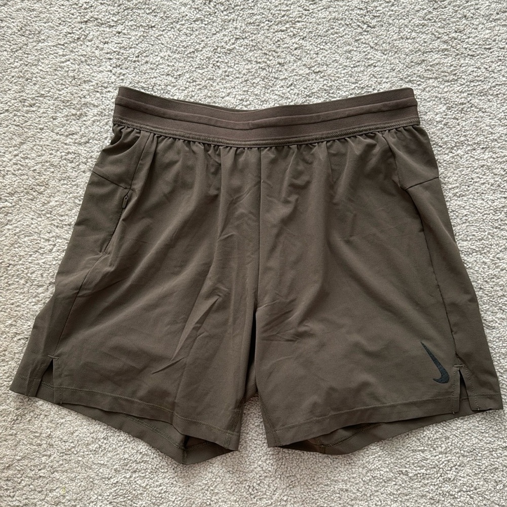 Nike Men’s Dri-FIT Lined Shorts - M